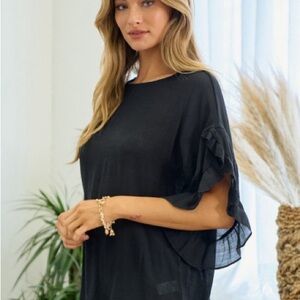 NWT Doe & Rae Black Relaxed Ruffled Blouse